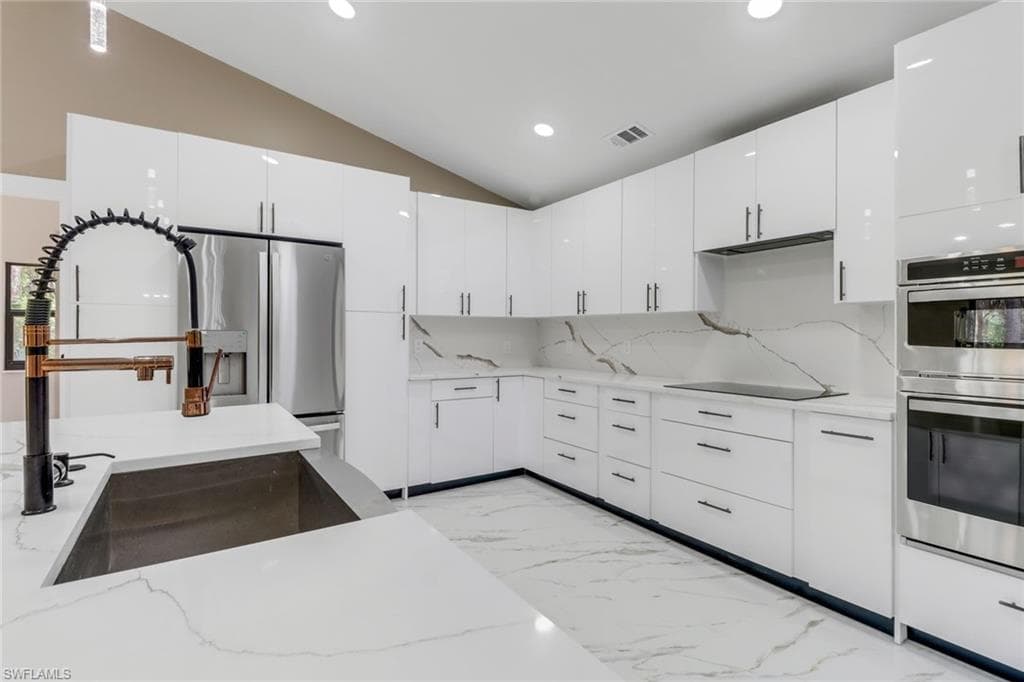 431 1st St NW, Naples, FL 34120-4