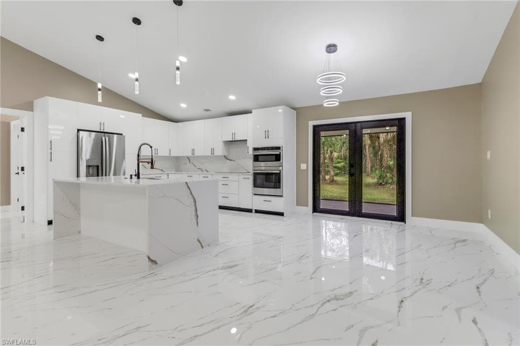 431 1st St NW, Naples, FL 34120-6