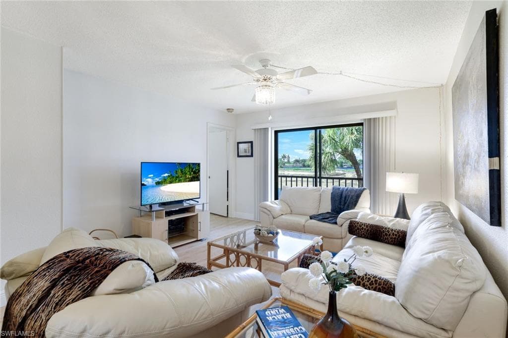 4358 27th Ct SW 205, Naples, FL 34116-3