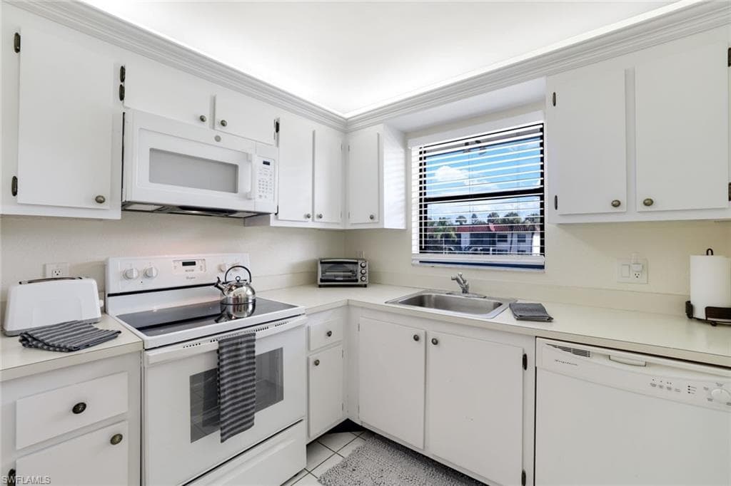 4358 27th Ct SW 205, Naples, FL 34116-6