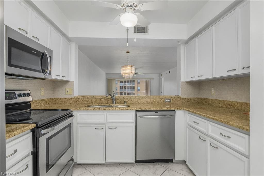 9650 Victoria Ln 201b, Naples, FL 34109-11