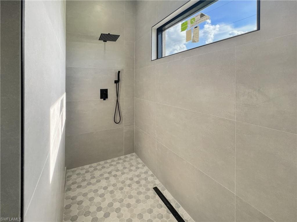 9 14th Ave, Cape Coral, FL 33991-18