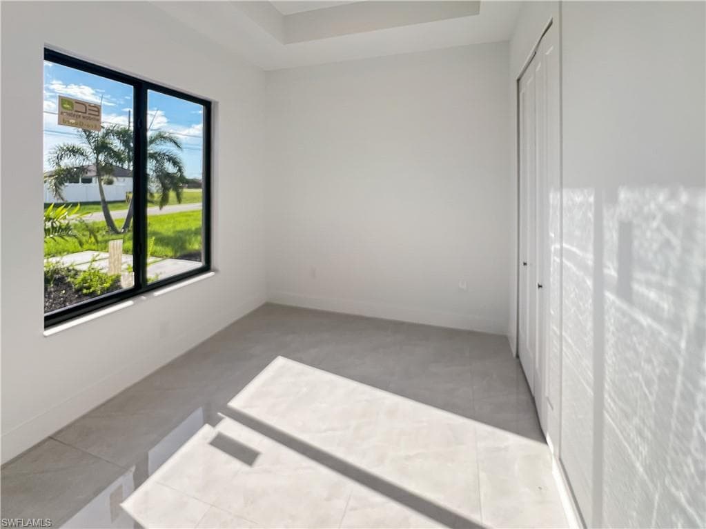 9 14th Ave, Cape Coral, FL 33991-25