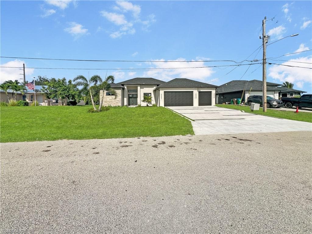 9 14th Ave, Cape Coral, FL 33991-4