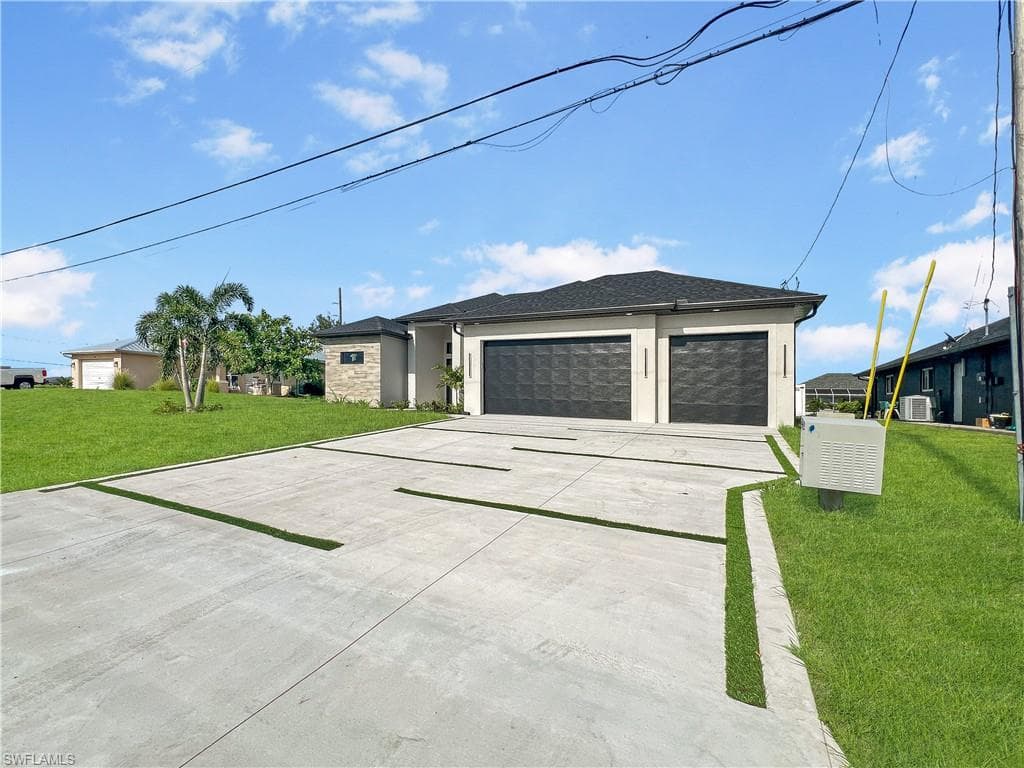 9 14th Ave, Cape Coral, FL 33991-4
