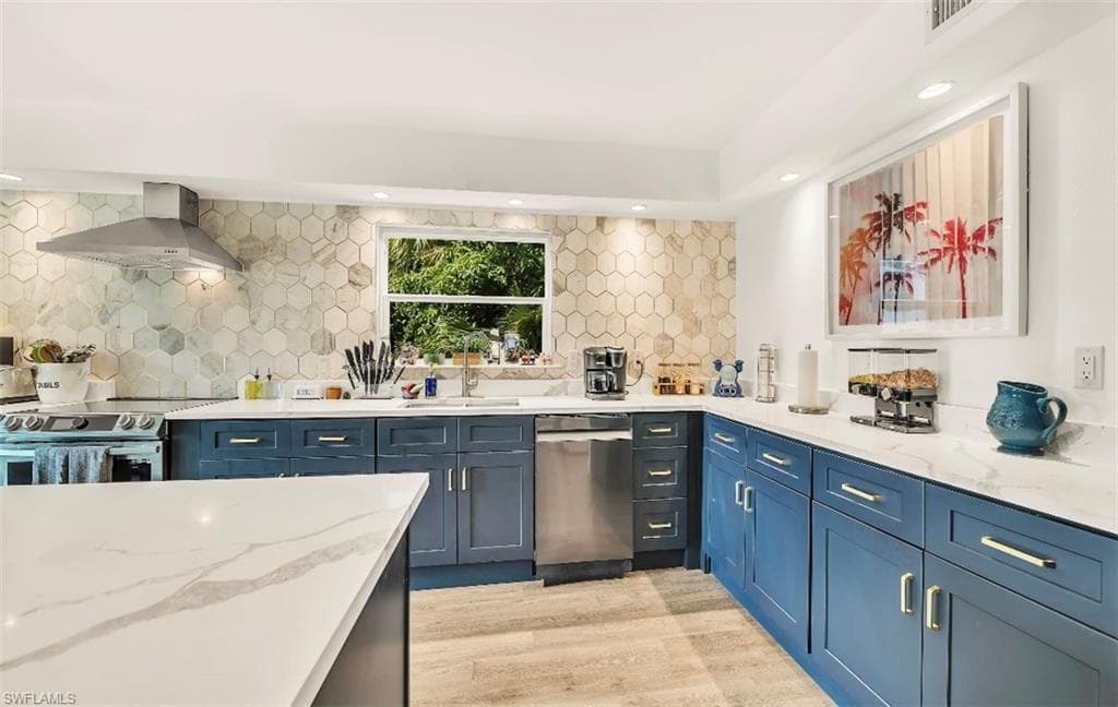 27237 Rio Vista Circle, Bonita Springs, FL 34135-17
