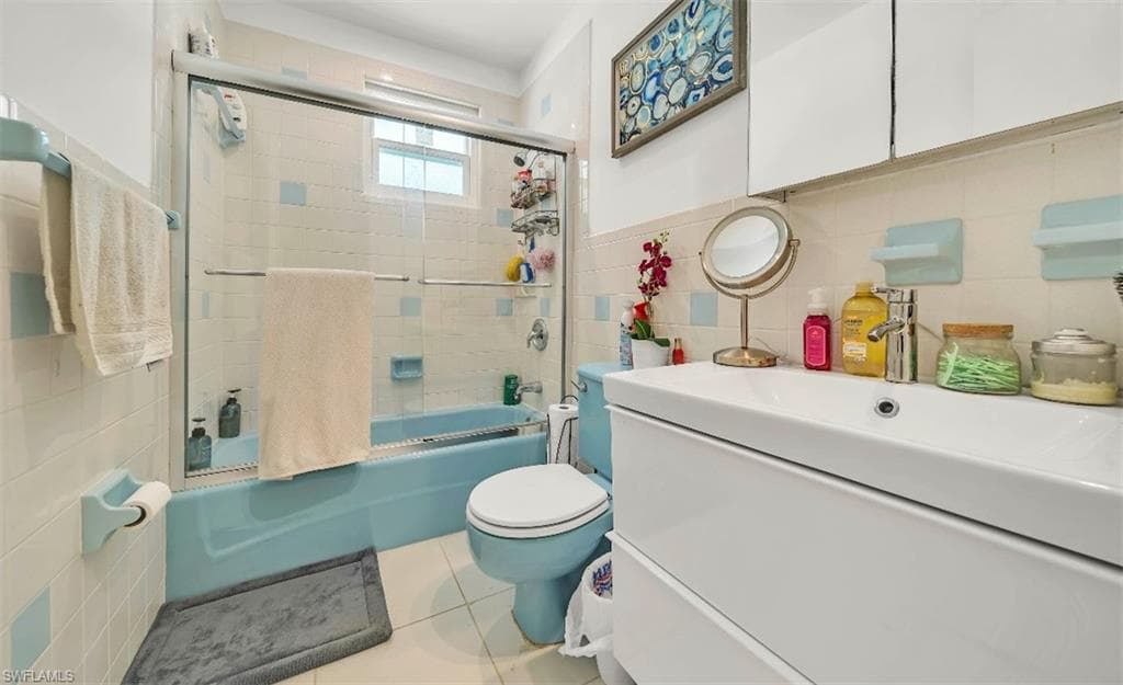 27237 Rio Vista Circle, Bonita Springs, FL 34135-45