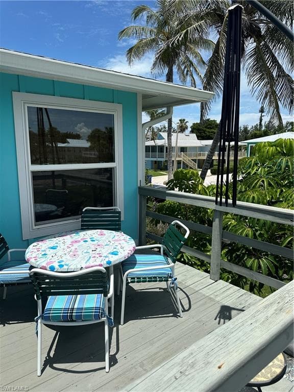 120 Bay Mar Dr, Fort Myers Beach, FL 33931-3