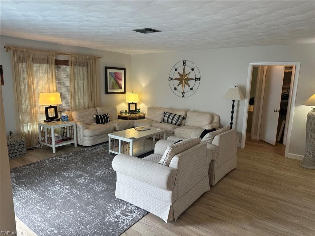 120 Bay Mar Dr, Fort Myers Beach, FL 33931-6