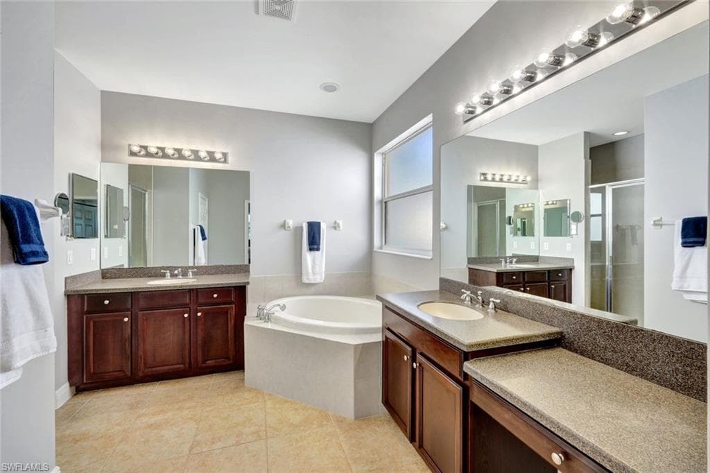 1574 Double Eagle Trl, Naples, FL 34120-19