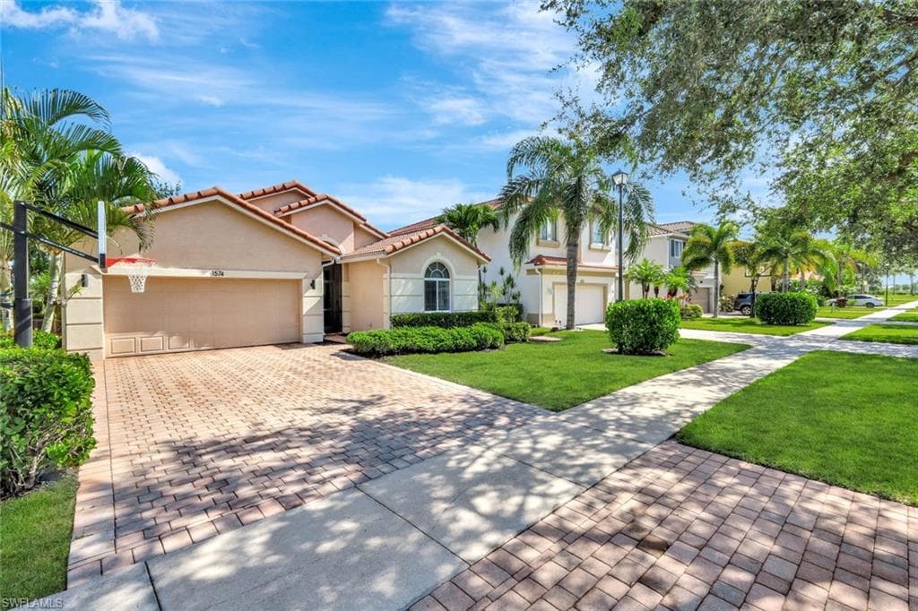 1574 Double Eagle Trl, Naples, FL 34120-32