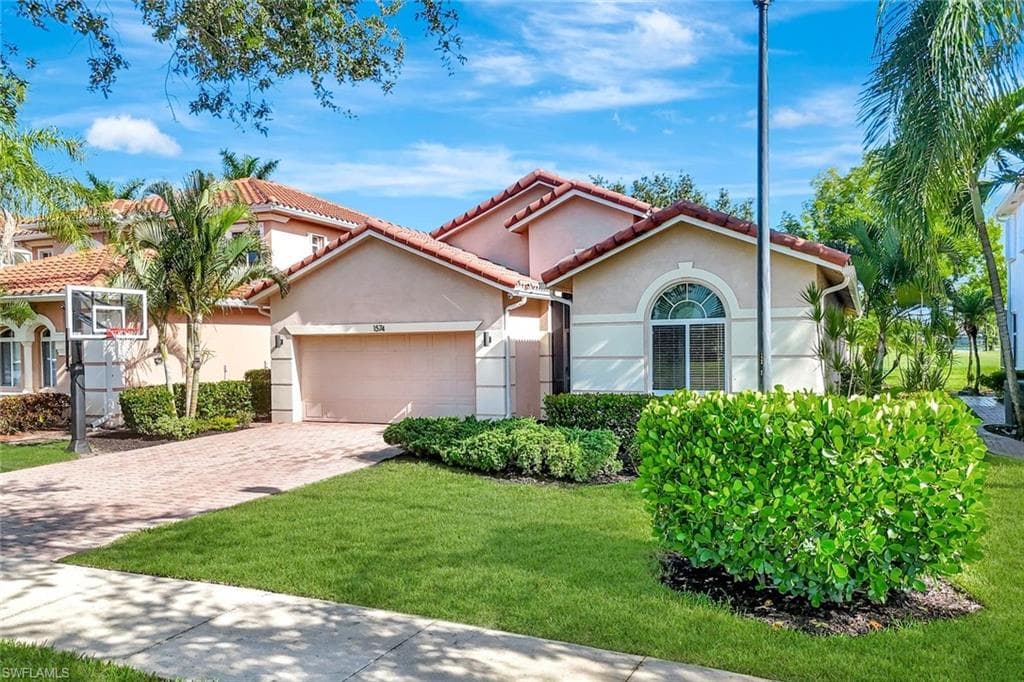1574 Double Eagle Trl, Naples, FL 34120-33