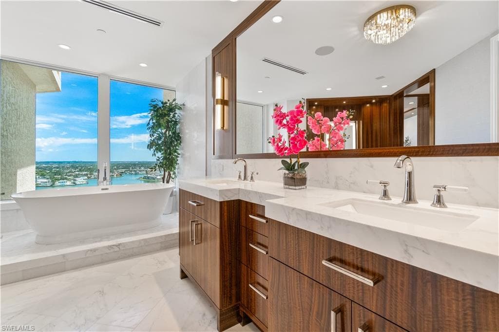 4021 Gulf Shore Blvd N 14, Naples, FL 34103-21
