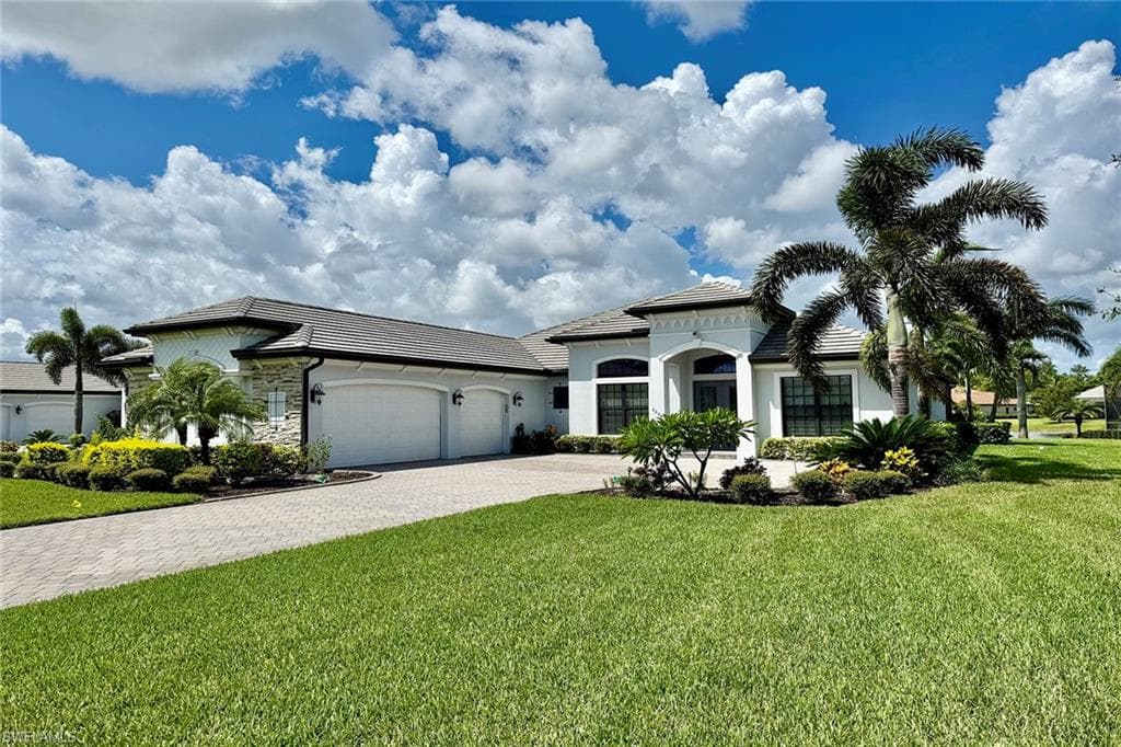 2258 Somerset Pl, Naples, FL 34120-6