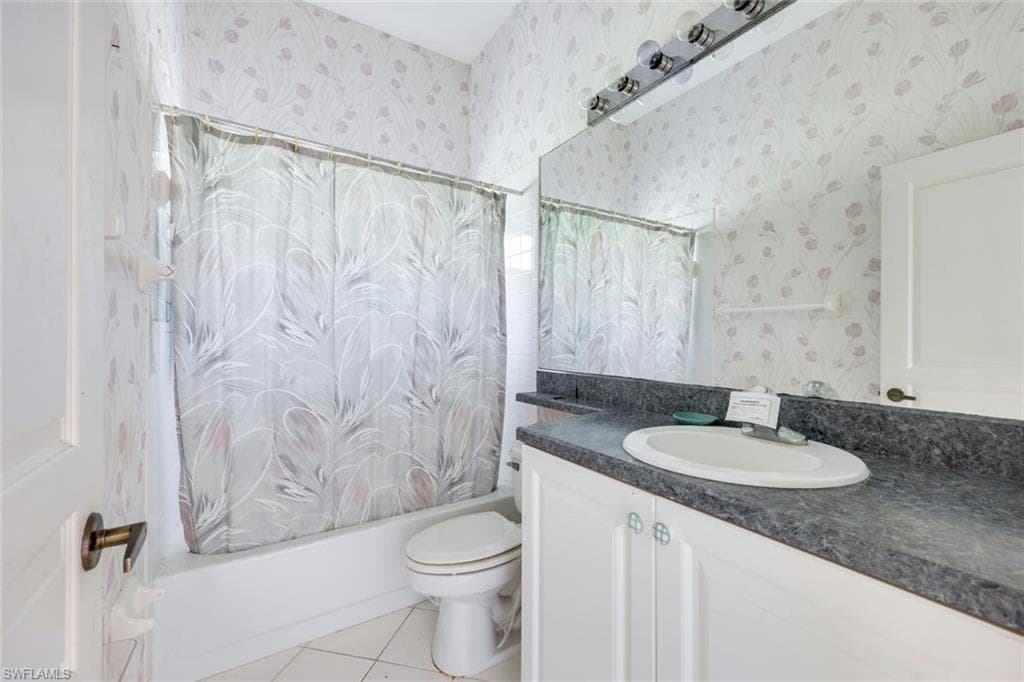 24949 Bay Cedar Dr, Bonita Springs, FL 34134-21