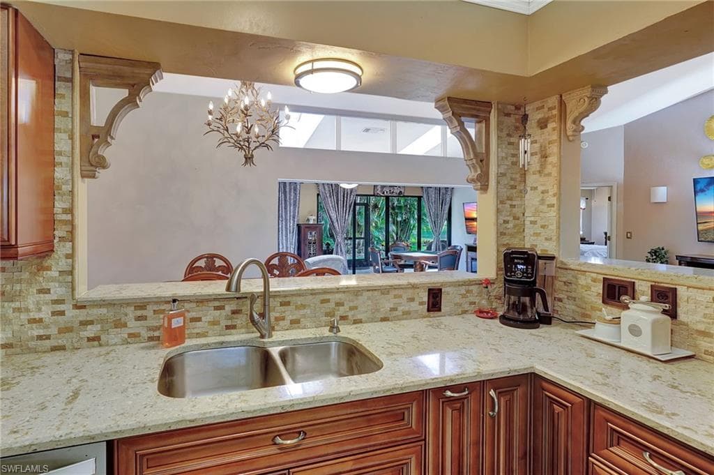 116 Quail Hollow Ct, Naples, FL 34113-8