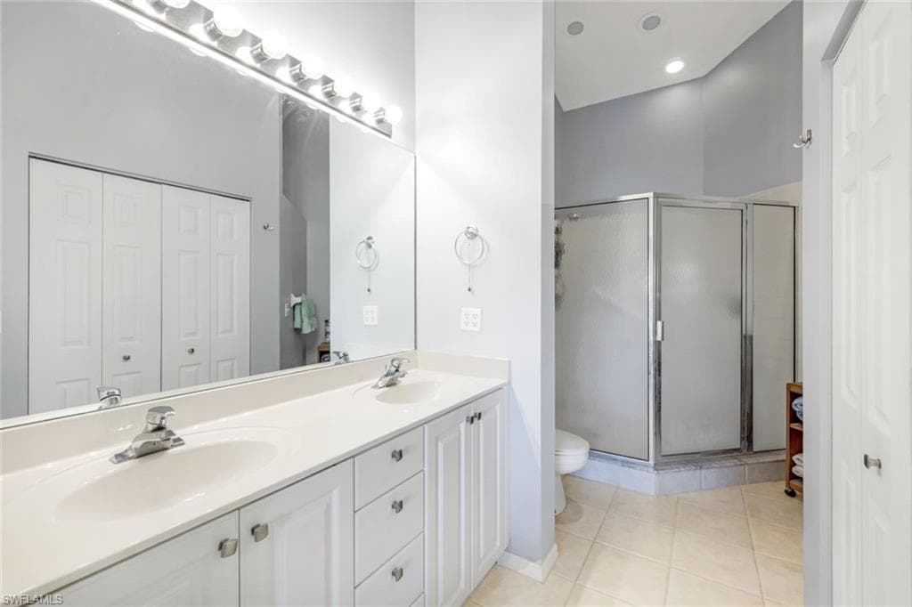 5040 Cedar Springs Dr 201, Naples, FL 34110-17