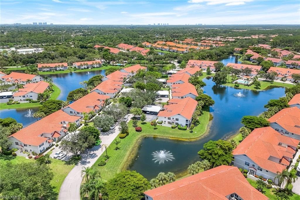 5040 Cedar Springs Dr 201, Naples, FL 34110-29