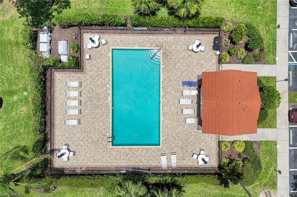 5040 Cedar Springs Dr 201, Naples, FL 34110-34