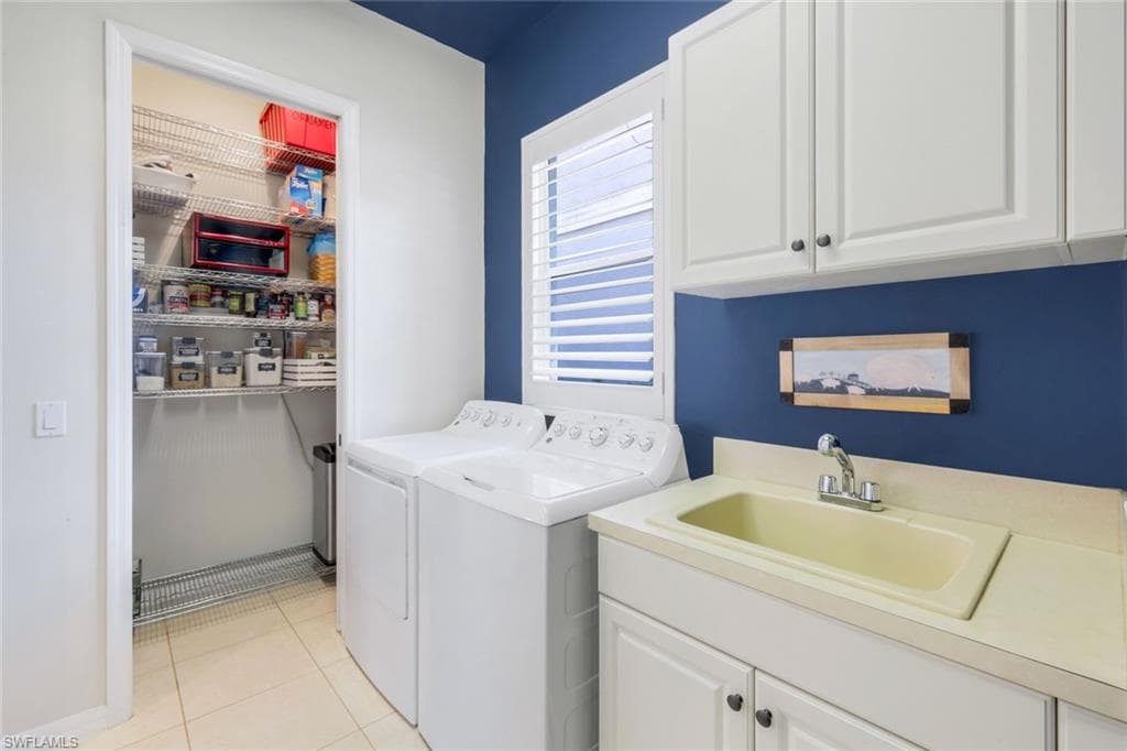 4333 Mistlethrush Ln, Naples, FL 34119-23