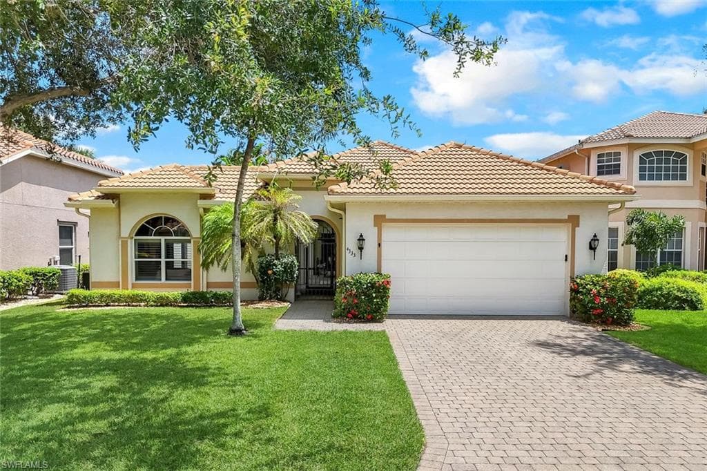 4333 Mistlethrush Ln, Naples, FL 34119-2