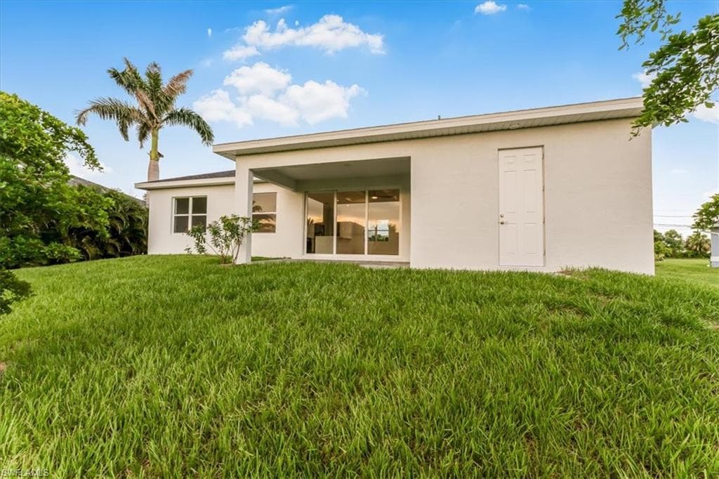 128 26th Pl, Cape Coral, FL 33993-26