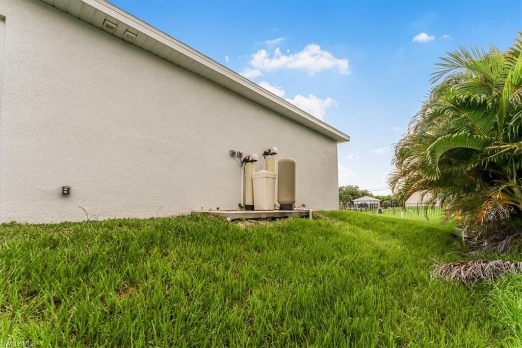 128 26th Pl, Cape Coral, FL 33993-27