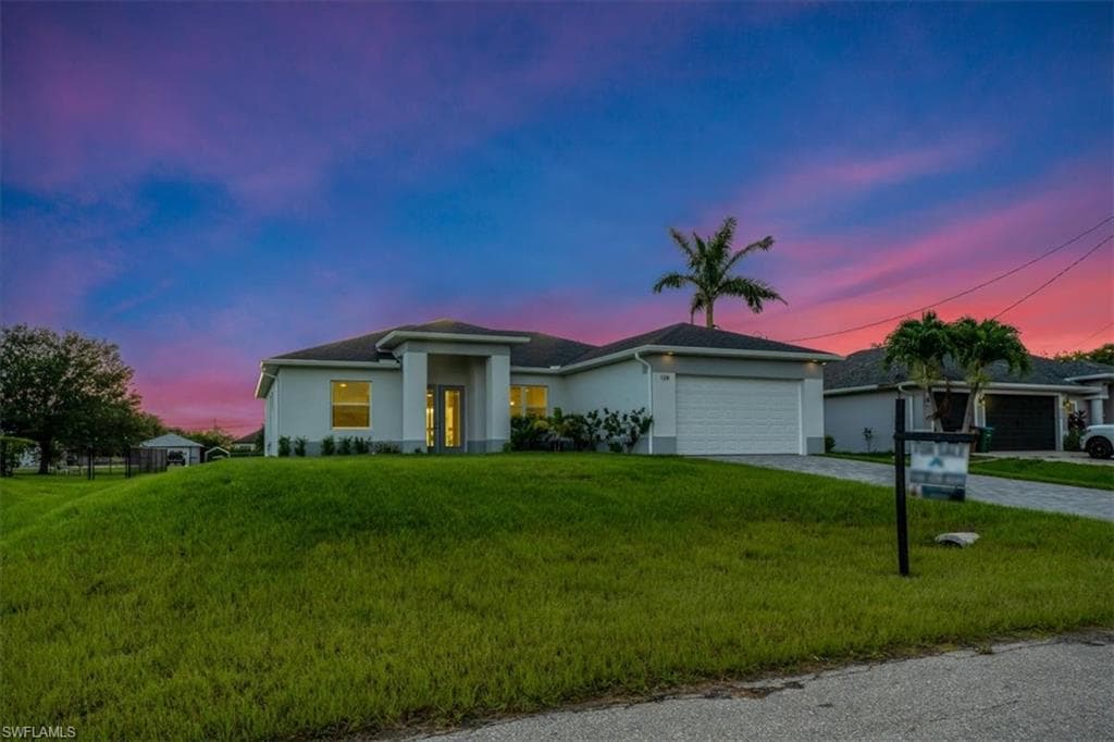 128 26th Pl, Cape Coral, FL 33993-2