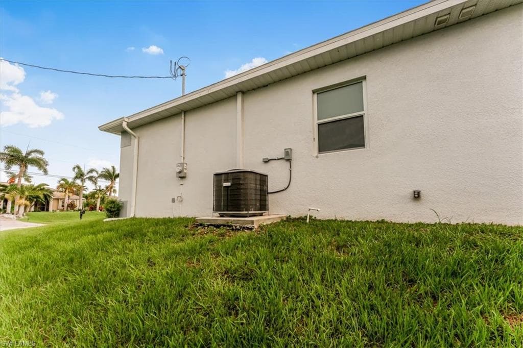 128 26th Pl, Cape Coral, FL 33993-30
