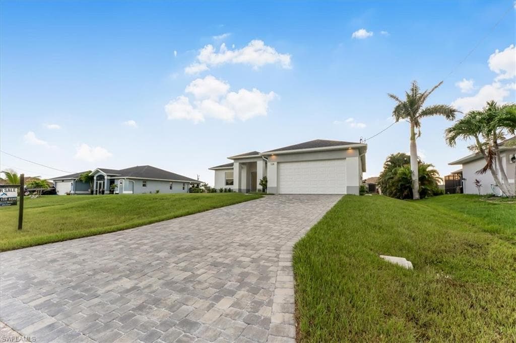 128 26th Pl, Cape Coral, FL 33993-5