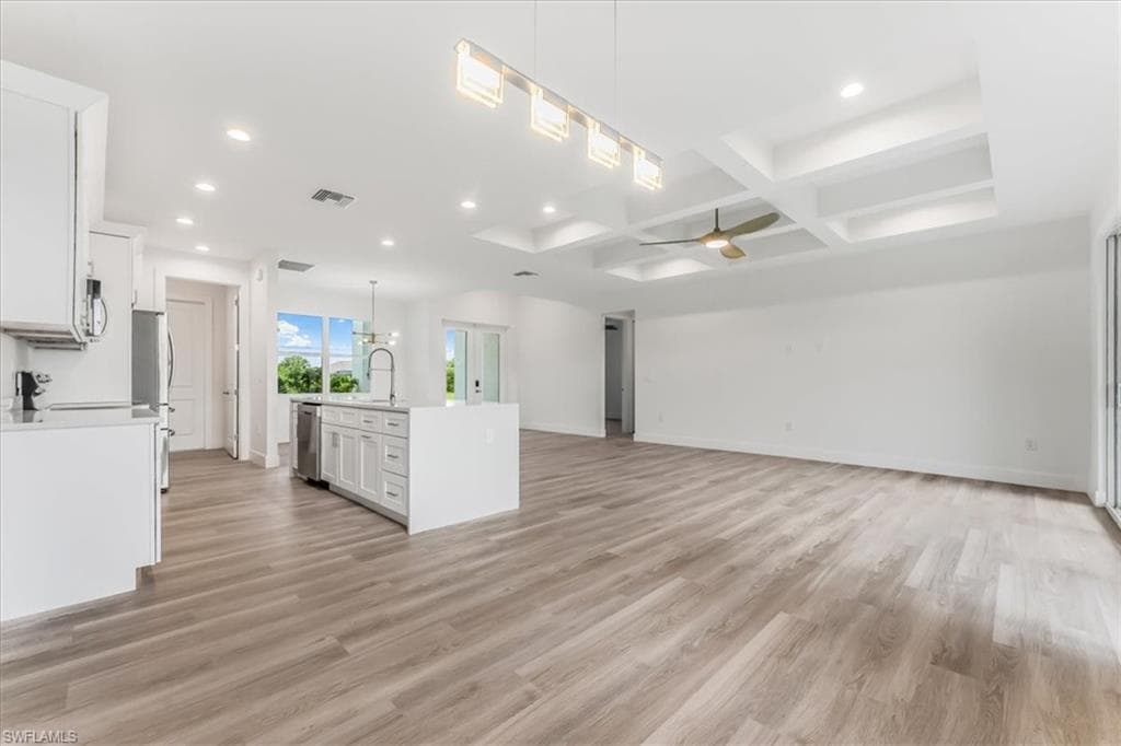 128 26th Pl, Cape Coral, FL 33993-7