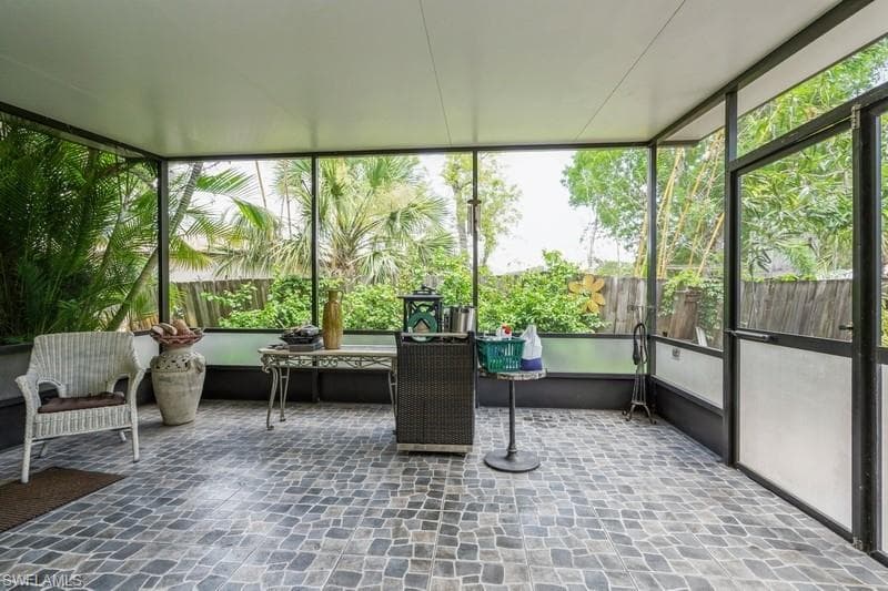 8091 San Carlos Blvd, Fort Myers, FL 33967-34