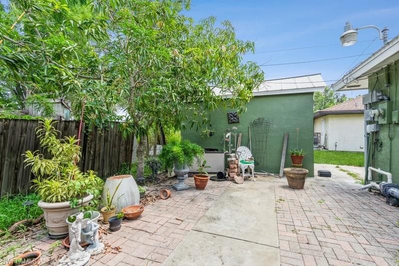 8091 San Carlos Blvd, Fort Myers, FL 33967-35