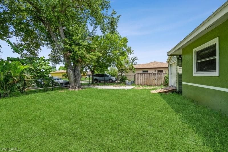 8091 San Carlos Blvd, Fort Myers, FL 33967-38