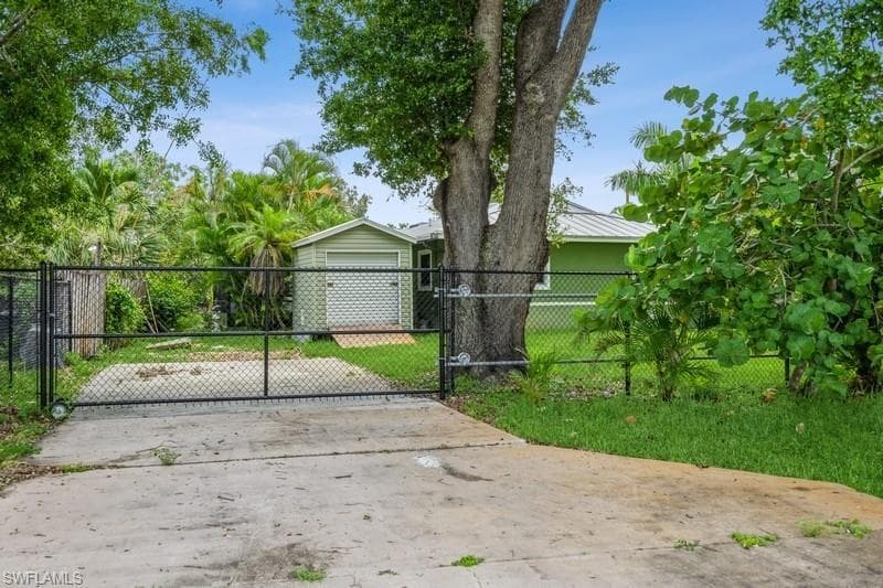 8091 San Carlos Blvd, Fort Myers, FL 33967-8