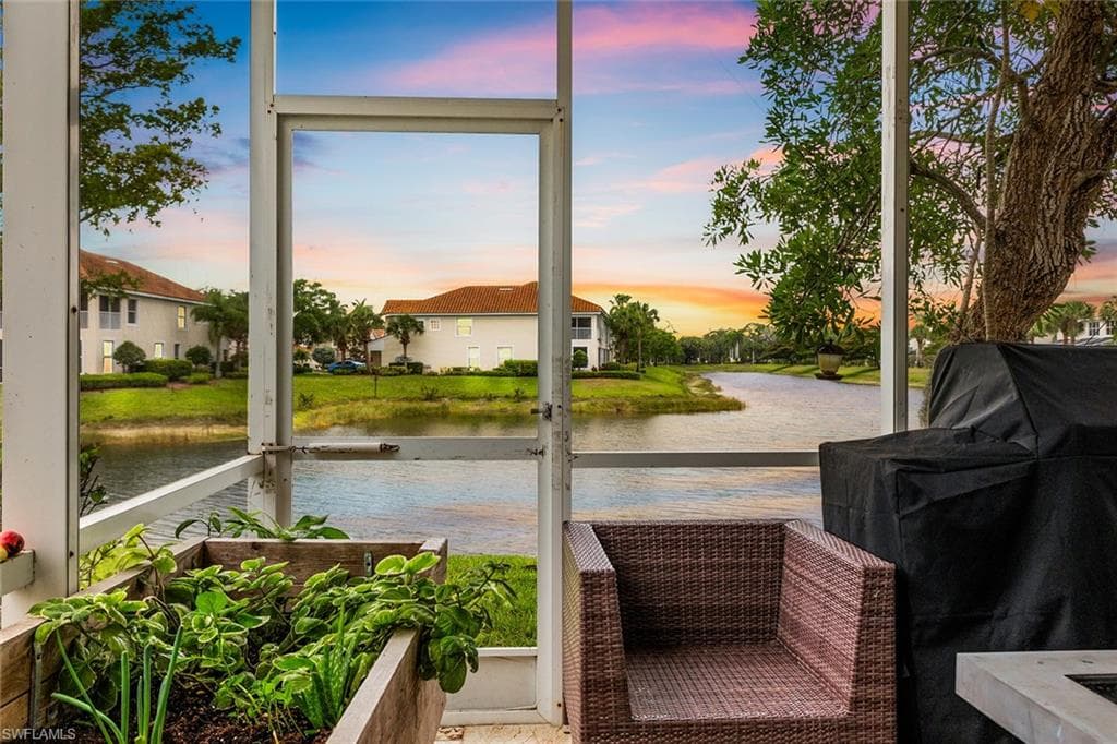 1064 Hampton Cir 54, Naples, FL 34105-14