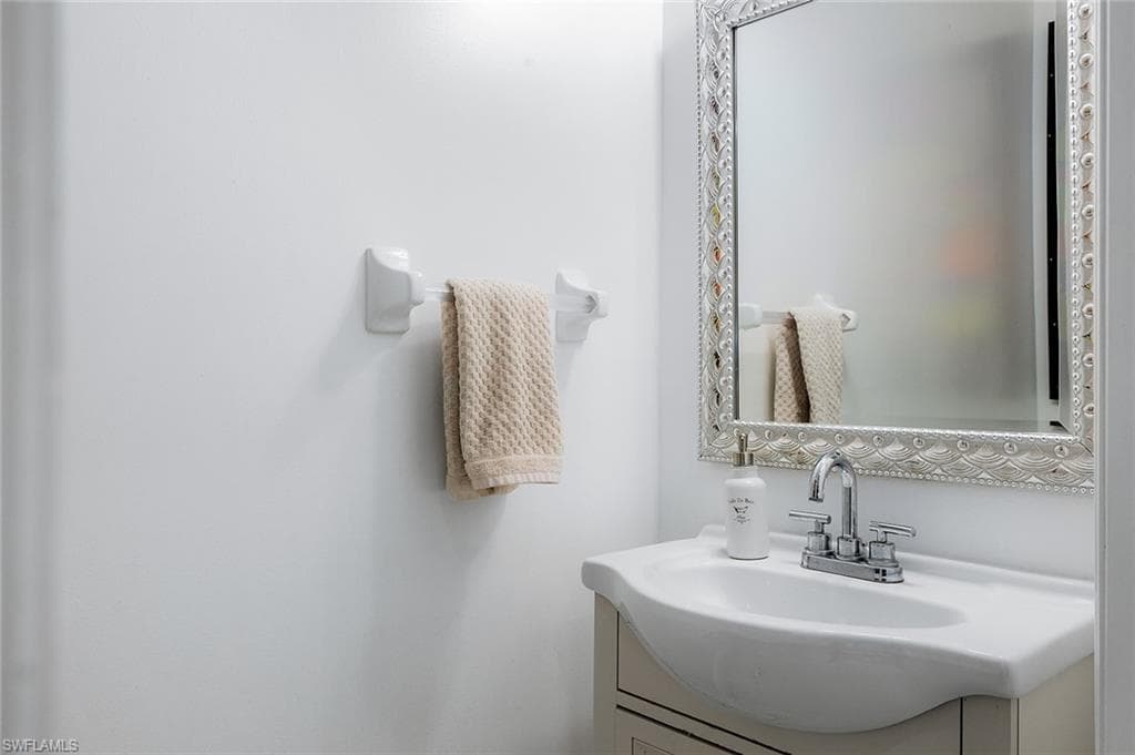1064 Hampton Cir 54, Naples, FL 34105-15