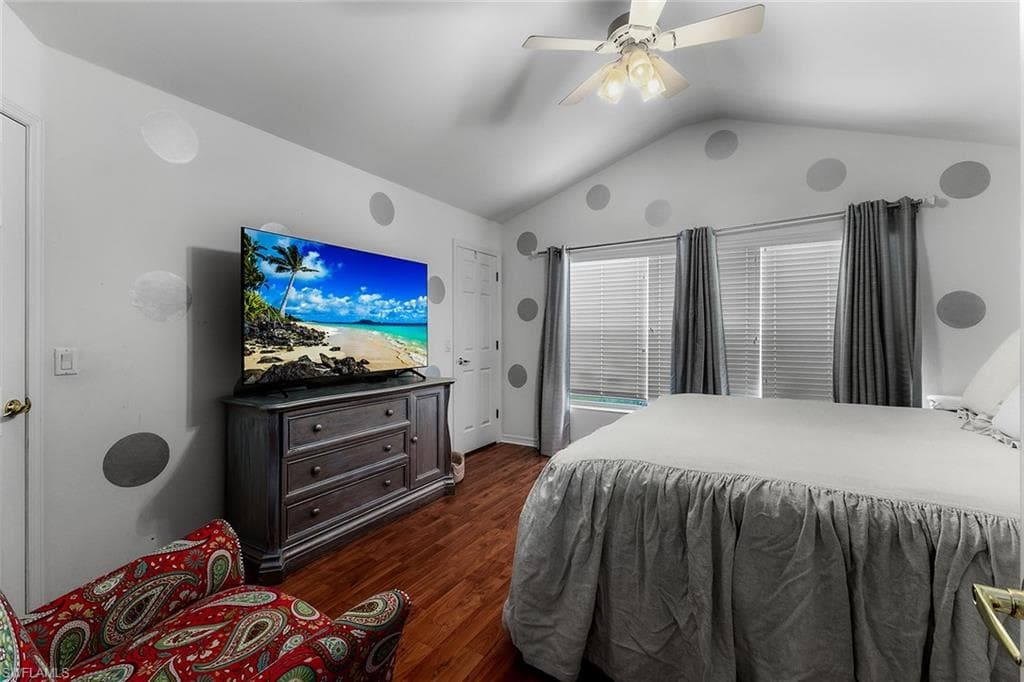 1064 Hampton Cir 54, Naples, FL 34105-16