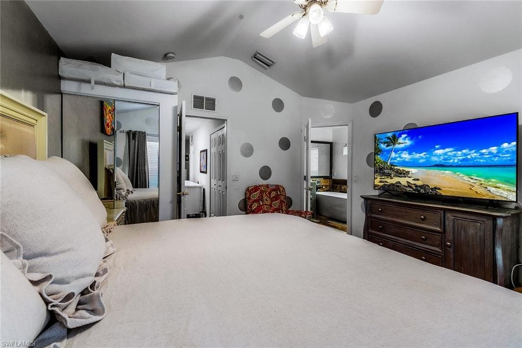 1064 Hampton Cir 54, Naples, FL 34105-17