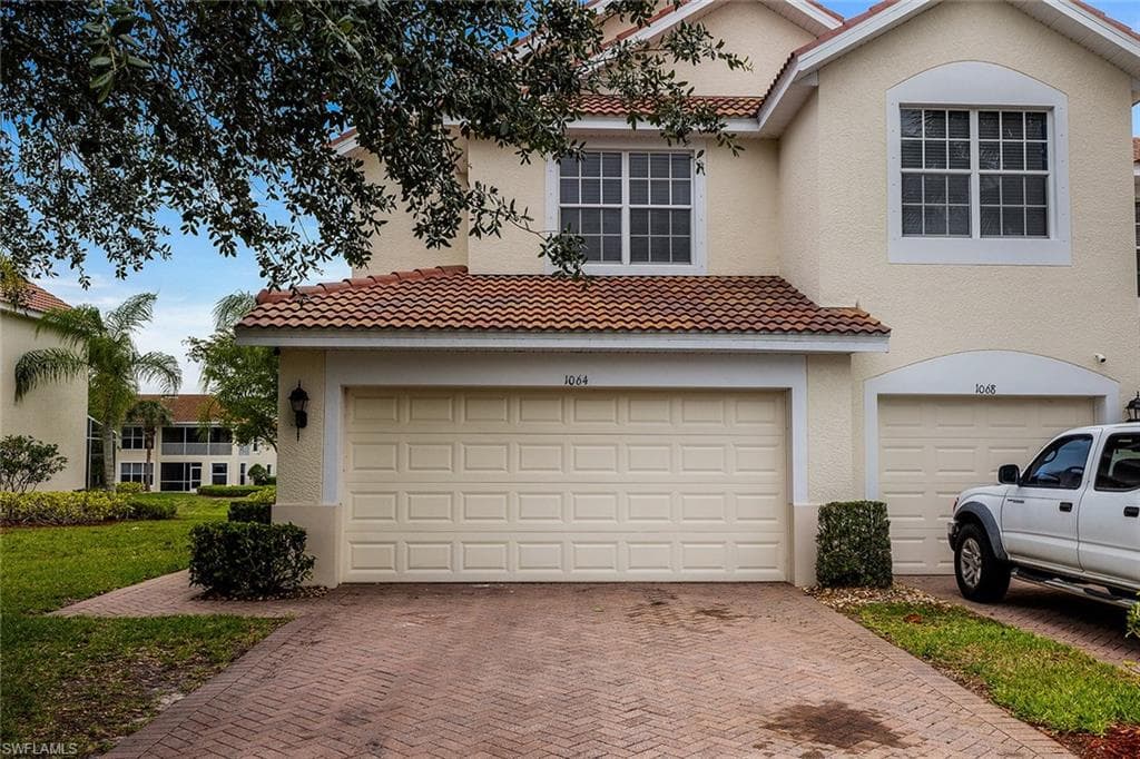 1064 Hampton Cir 54, Naples, FL 34105-28