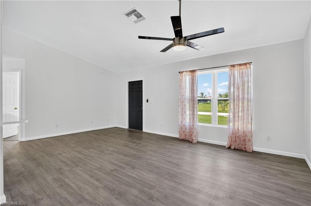 1905 11th St, Cape Coral, FL 33991-12