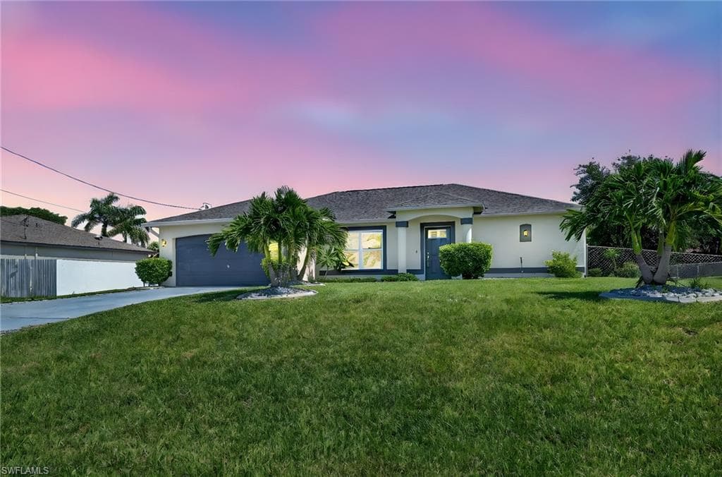 1905 11th St, Cape Coral, FL 33991-1
