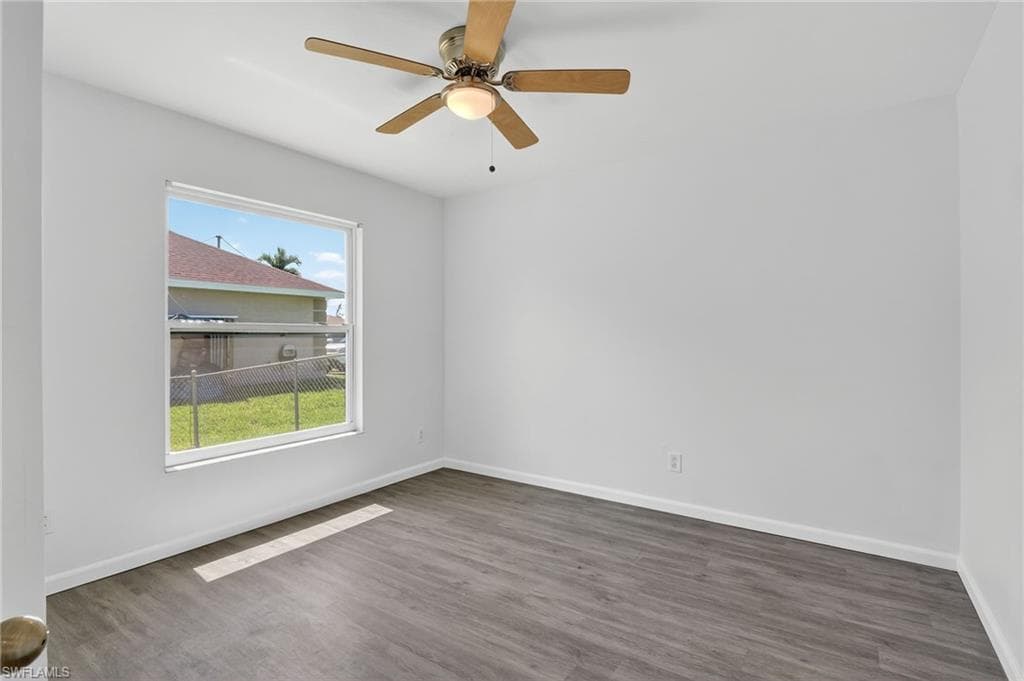 1905 11th St, Cape Coral, FL 33991-27