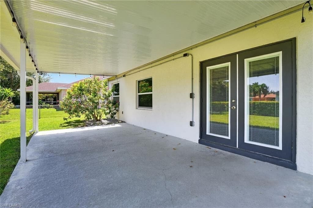 1905 11th St, Cape Coral, FL 33991-39