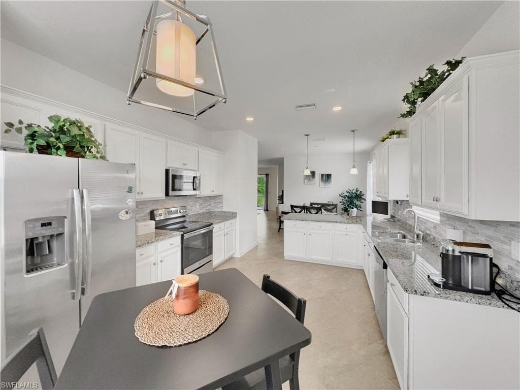 14402 Vindel Cir, Fort Myers, FL 33905-14