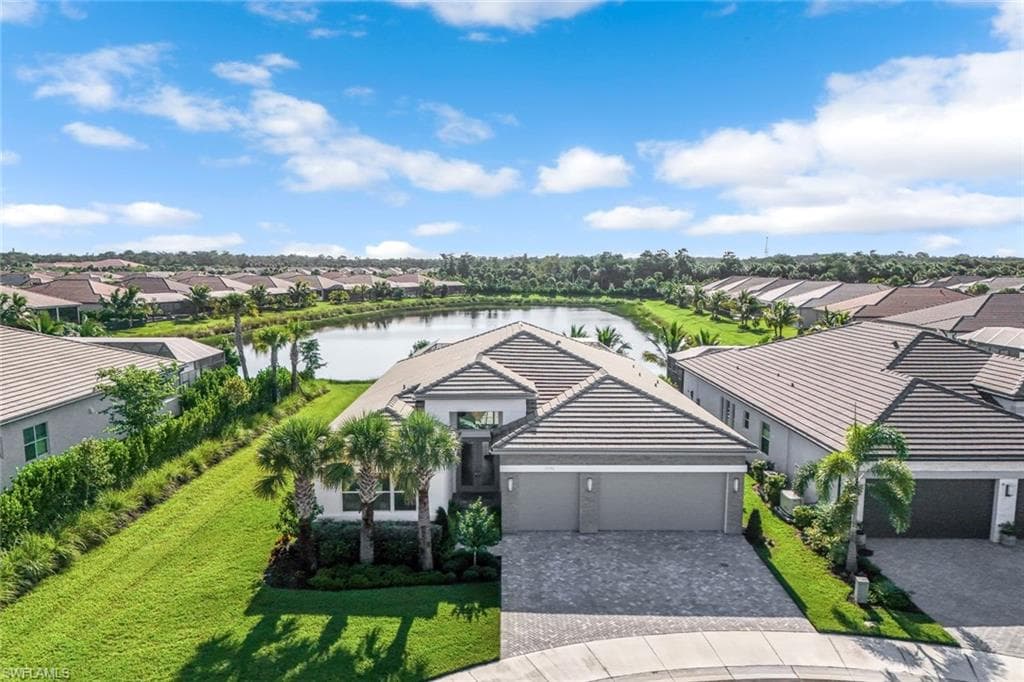 12092 Eucalyptus Way, Naples, FL 34120-1