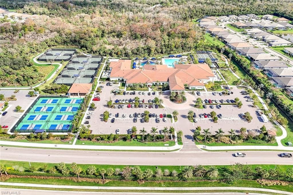 12092 Eucalyptus Way, Naples, FL 34120-40