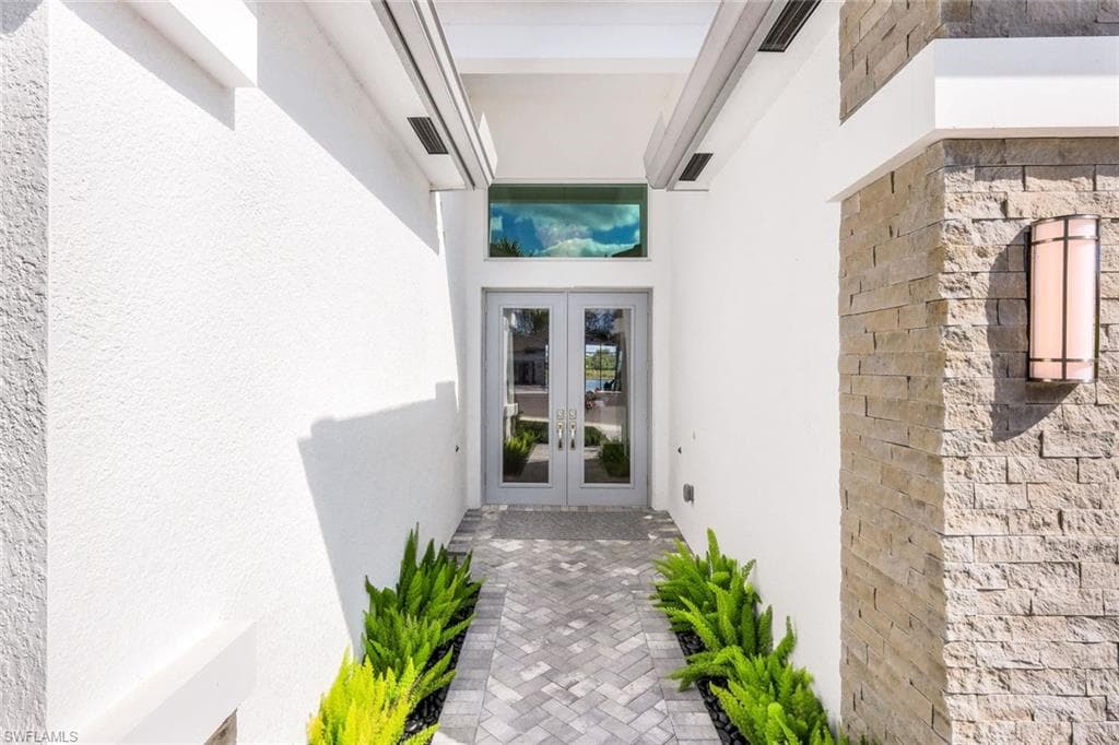 12092 Eucalyptus Way, Naples, FL 34120-5