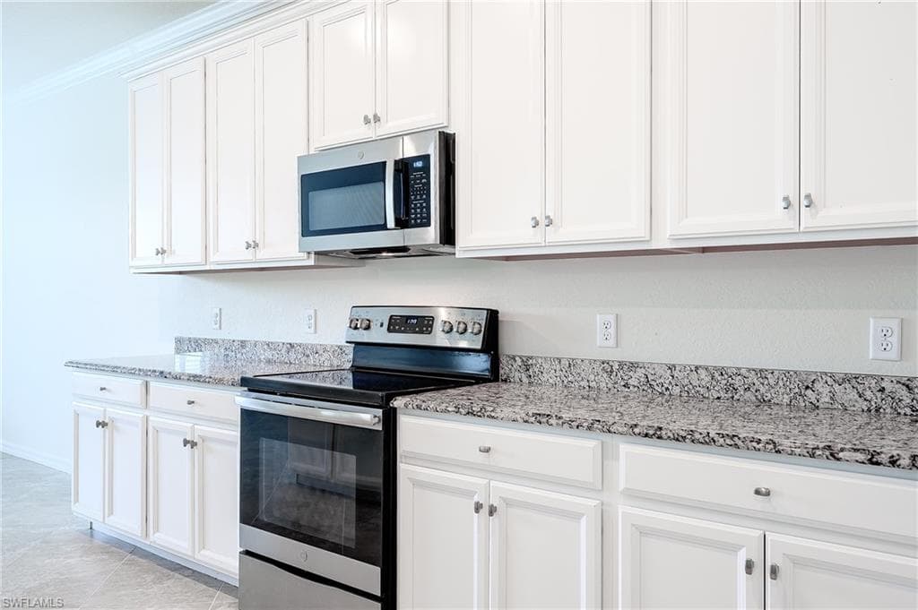 4604 Abaca Cir, Naples, FL 34119-8