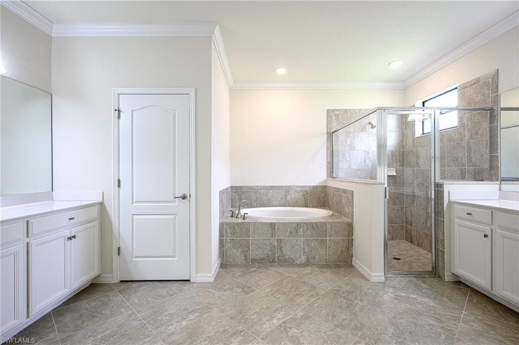 4604 Abaca Cir, Naples, FL 34119-15